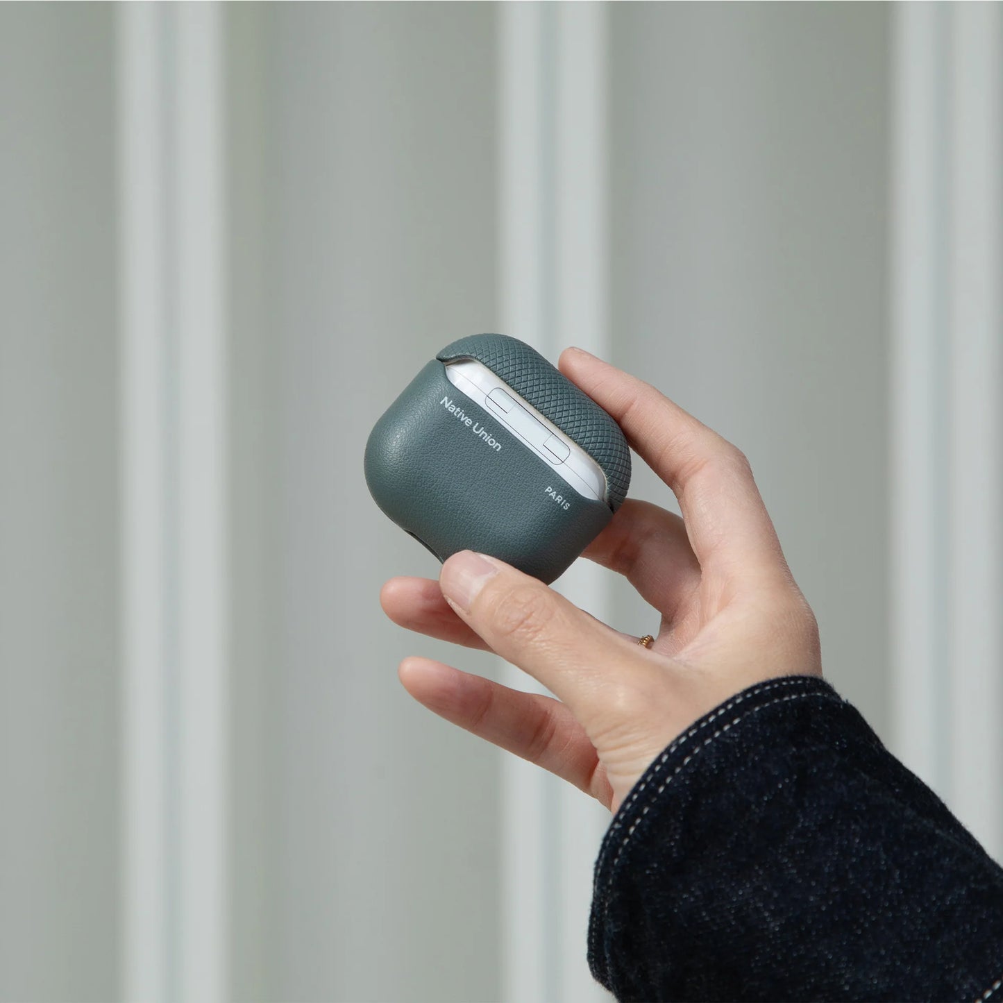 (Re)Classic Case for AirPods 4